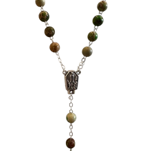 Carregar imagem no visualizador da galeria, Terço Pedra Imperador Verde
