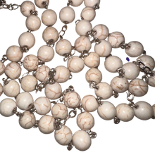 Carregar imagem no visualizador da galeria, Terço Pedra Howlita Bege
